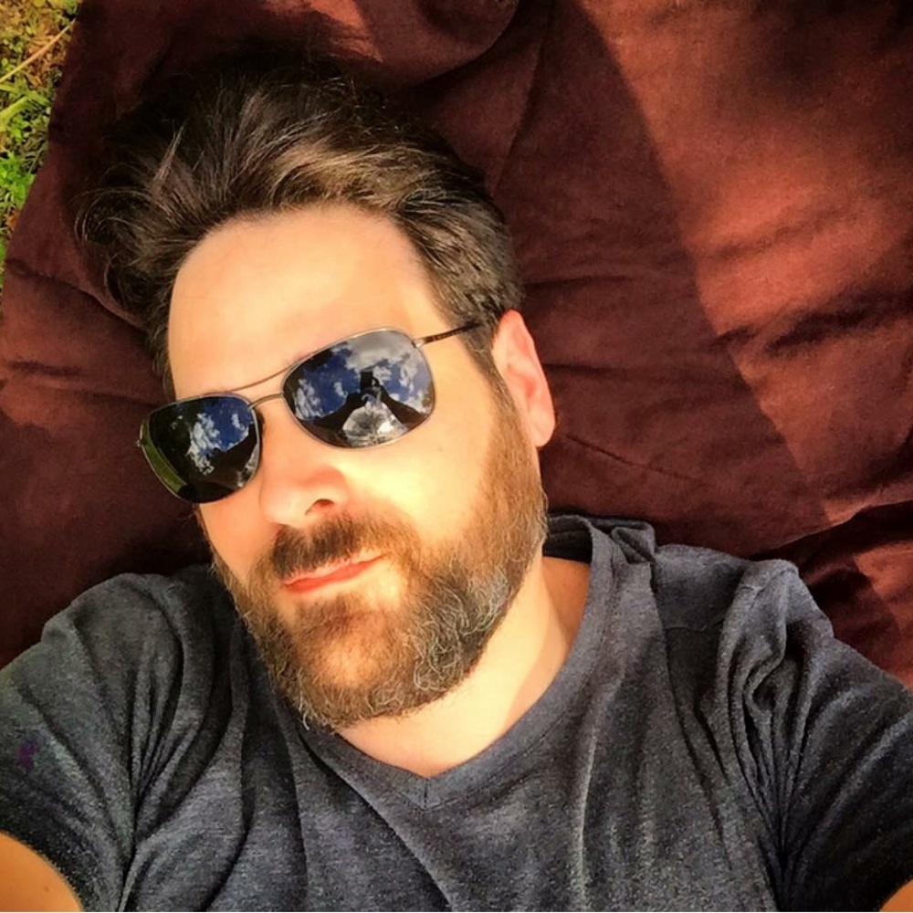 Meet your Posher, Davis